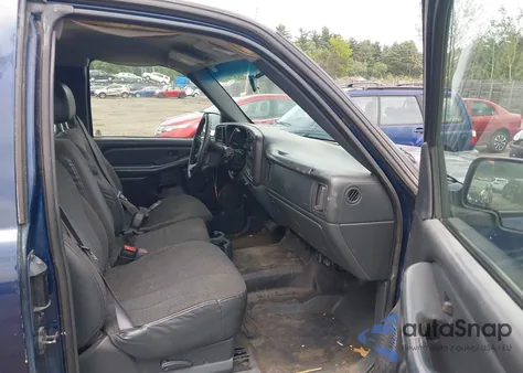 2001 Chevrolet Silverado 1500 from USA, damaged, VIN 2GCEC19W211179643